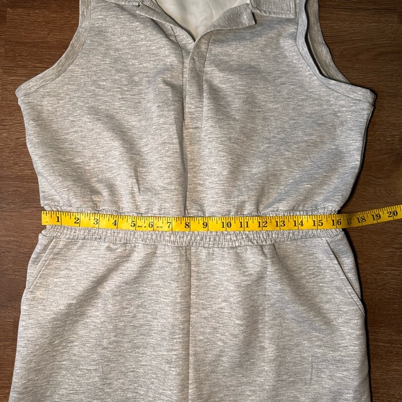 Heathered Light Gray Sleeveless Collared Romper Size L - Picture 5 of 9